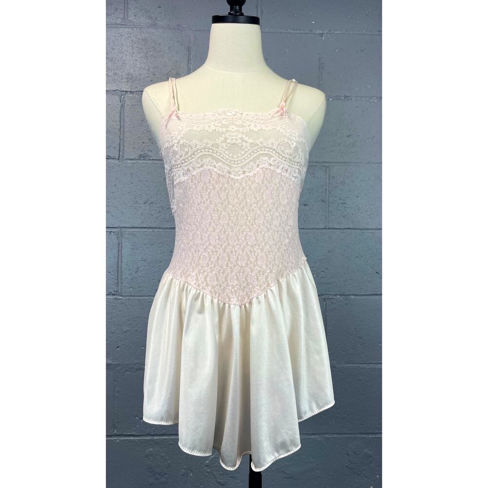 Vintage 1980s Pastel Pink Stretch Lace Nylon Baby Doll Nightgown Flutter Hem - Picture 8 of 14